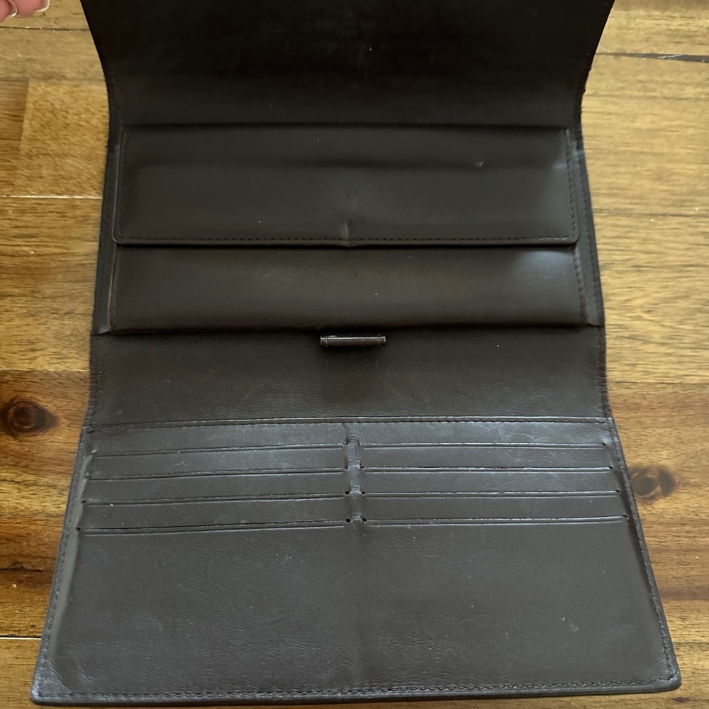 Louis Vuitton Wallet - Picture 3 of 3